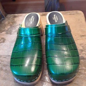 Swedish Hasbeens Dagny Dark Green Croc Clogs, 38